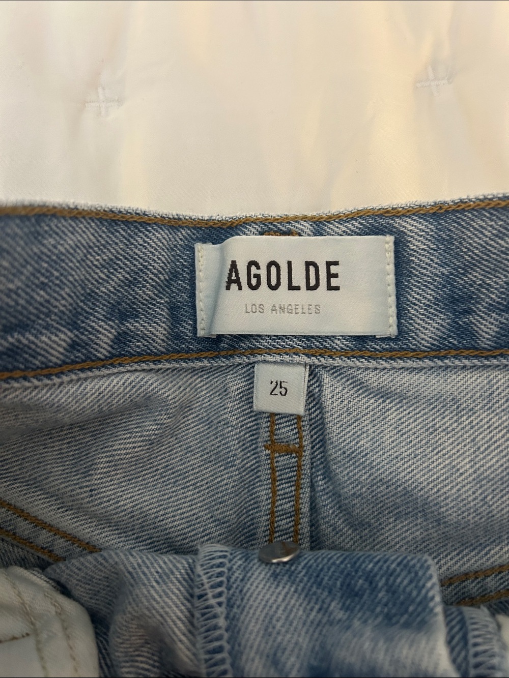 Agolde Dee Short - Picture 3 of 4